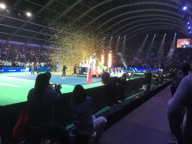 Special effects low-lying fog and confetti rental machines