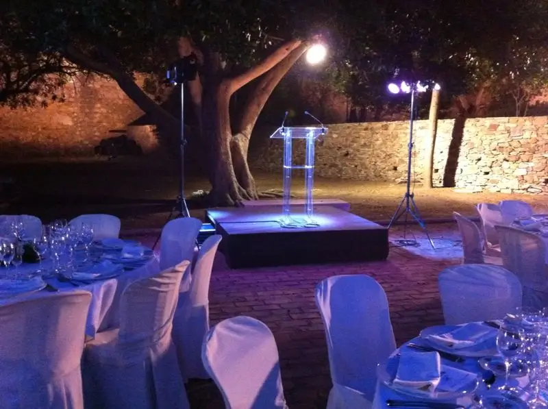Methacrylate lectern for an outdoor event.