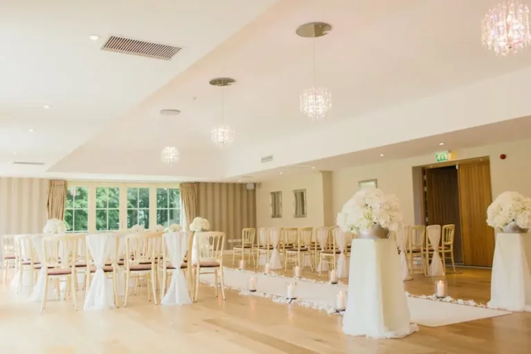 Managing Last Minute Wedding Rental Changes in Malaga